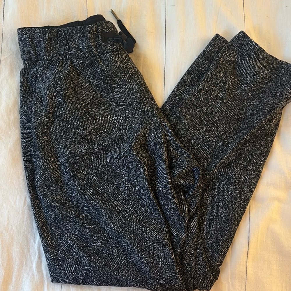 Lululemon cropped On The Fly pant